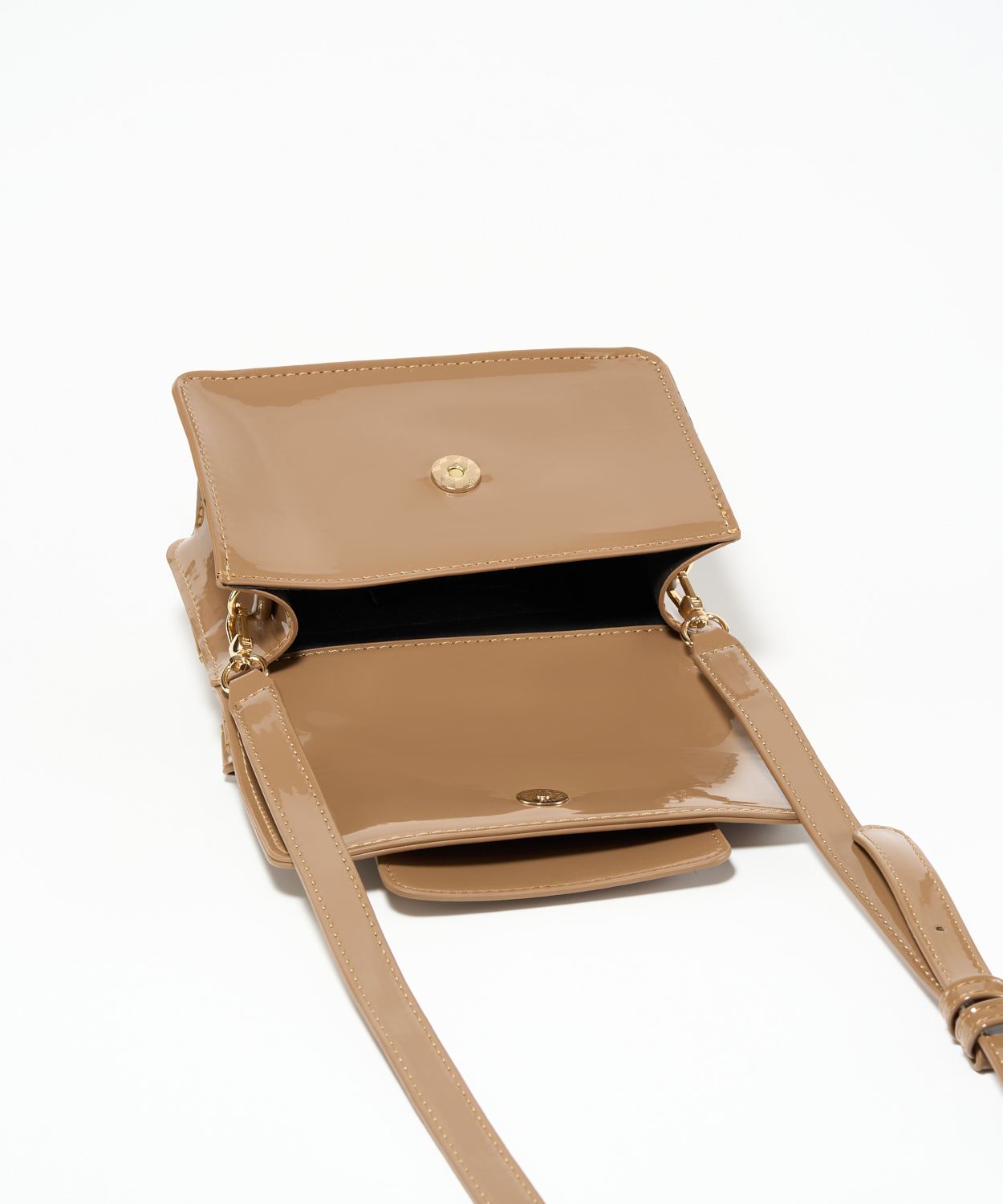 Mala crossbody image number null